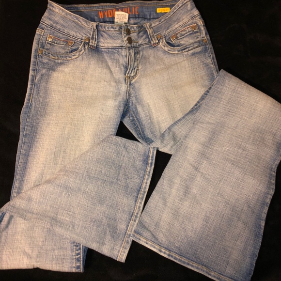 Hydraulic jeans flare leg curvy fit distressed